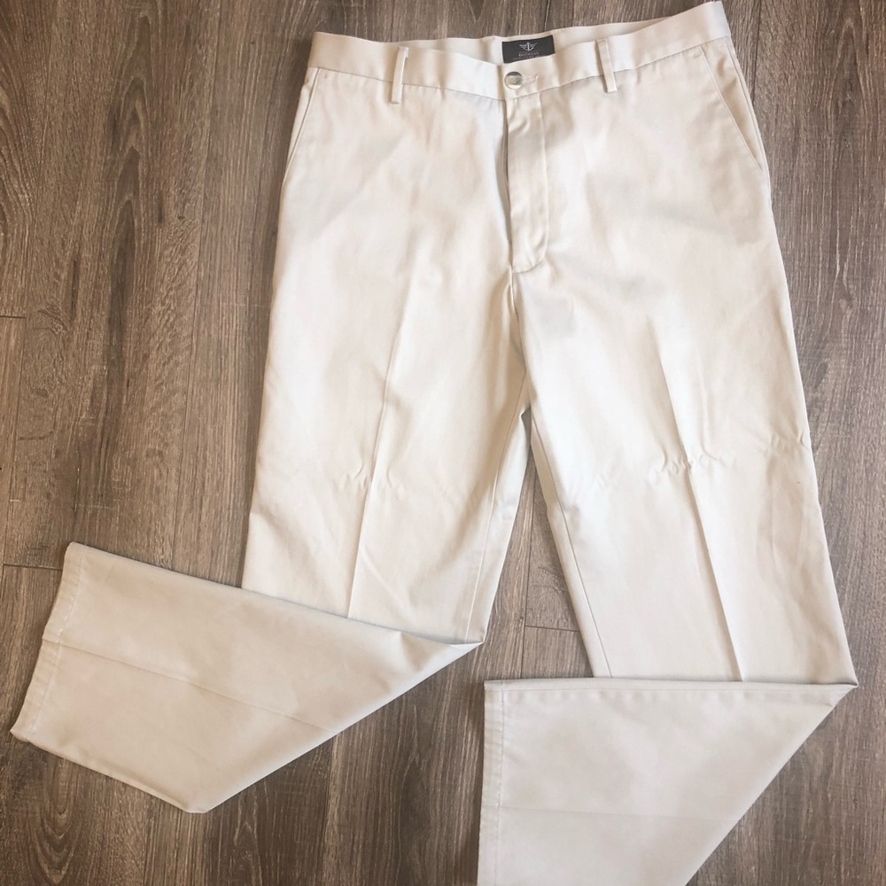 Men’s Docker brand dress slacks. Sz: 34x32.